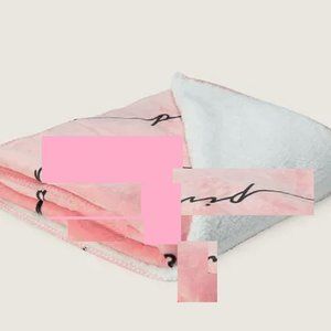 PINK Victoria’s Secret pink Xmas limited edition holiday plushfleece  blanket